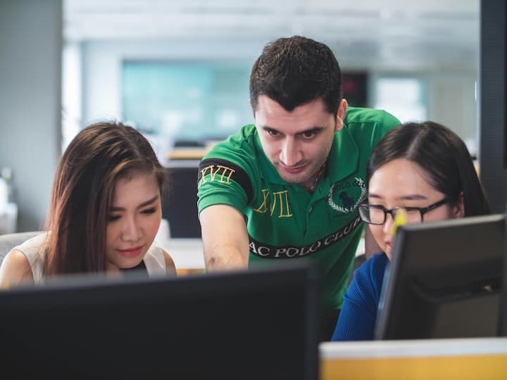 The Science Behind Teaching Others to Learn Better